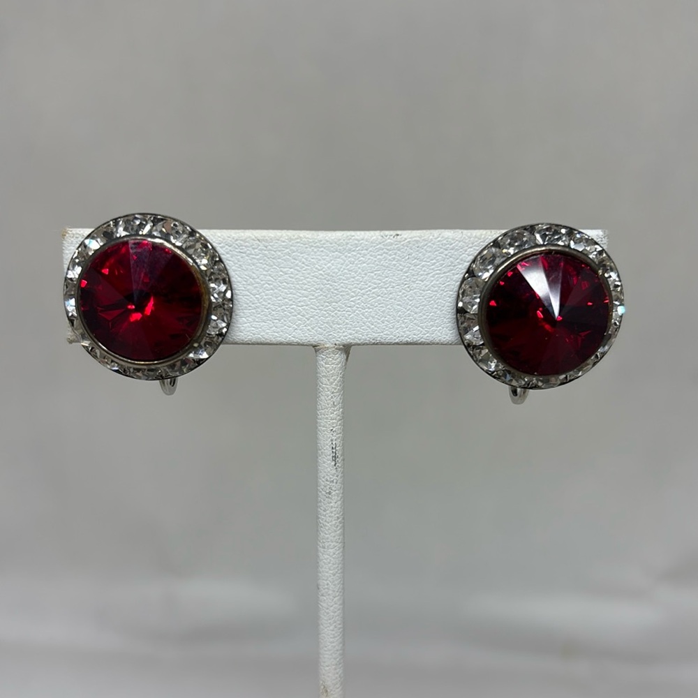 Beautiful vintage deep red rivoli stone earrings
